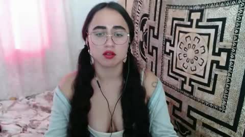 N I N A online show from 11-18-25, 06:01