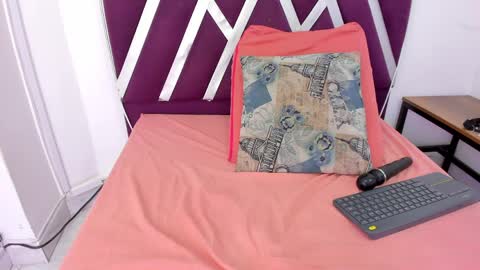 Nina online show from 04-09-26, 06:19