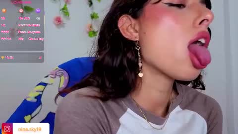 ninasky19 online show from 07-08-26, 05:06
