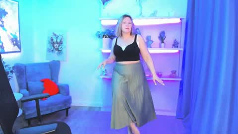Snapshot of ninastarle chatting on 05-18-26, 04:29 ninastarle online show from 05-18-26, 04:29