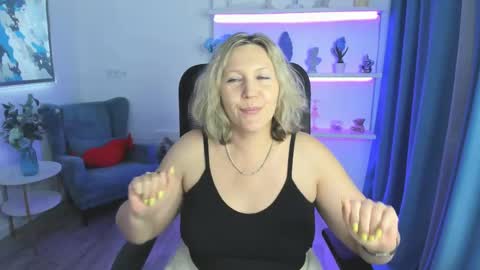 Snapshot of ninastarle chatting on 05-21-26, 11:39 ninastarle online show from 05-21-26, 11:39