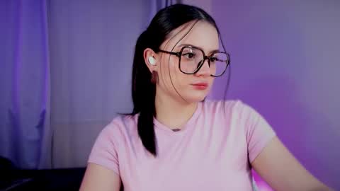 Snapshot of ninavolkov chatting on 10-22-25, 09:36 ninavolkov online show from 10-22-25, 09:36