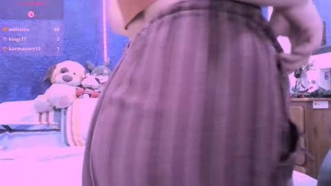 Snapshot of ninayellow chatting on 01-15-26, 03:27 Nina online show from 01-15-26, 03:27