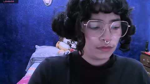 Snapshot of ninayellow chatting on 02-03-26, 12:32 Nina online show from 02-03-26, 12:32