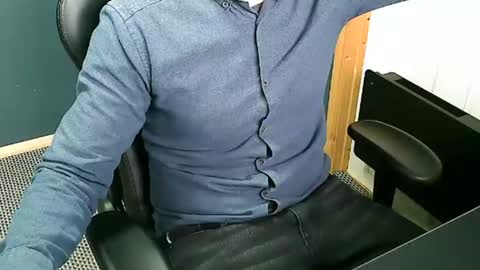 Snapshot of nineinches2222 chatting on 02-17-25, 12:38 Nineinches online show from 02-17-25, 12:38