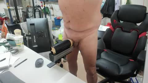 Snapshot of nineinchnail33 chatting on 12-19-25, 07:10 nineinchnail33 online show from 12-19-25, 07:10