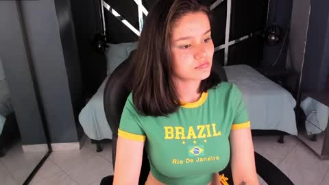 Snapshot of nini_solei chatting on 04-16-26, 09:39 nini_solei online show from 04-16-26, 09:39