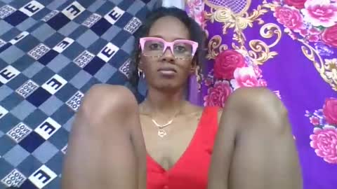 ninie246746 online show from 04-17-26, 06:44