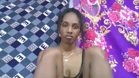 ninie246746 online show from 04-18-26, 07:51