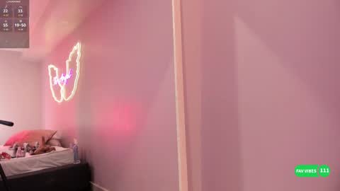 Ninna  online show from 10-22-25, 04:29