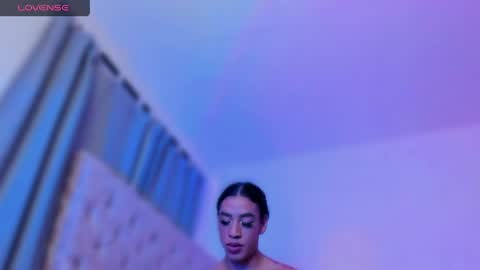 Snapshot of ninonbeart chatting on 05-15-26, 11:12 Ninon Beart online show from 05-15-26, 11:12