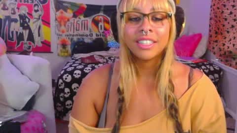 Snapshot of nintendhoe_ chatting on 05-13-26, 04:43 kiwi online show from 05-13-26, 04:43