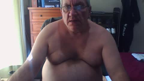 Snapshot of nionios67 chatting on 11-06-25, 03:24 Dennis online show from 11-06-25, 03:24