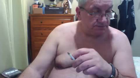 Snapshot of nionios67 chatting on 12-21-25, 11:06 Dennis online show from 12-21-25, 11:06