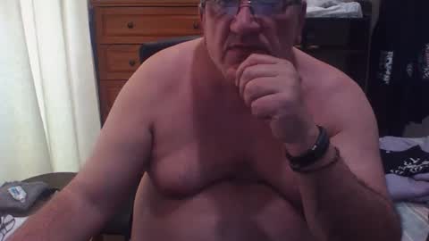 Snapshot of nionios67 chatting on 01-07-26, 03:58 Dennis online show from 01-07-26, 03:58