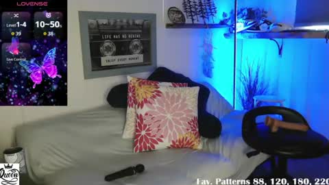 Snapshot of nipple_queenxoxo chatting on 06-18-26, 11:42 Ainsley FANSLY-AINSLEYXOXO online show from 06-18-26, 11:42