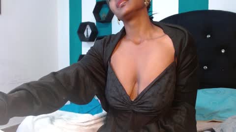 Snapshot of nirak_sf chatting on 01-15-25, 06:19 Nirak online show from 01-15-25, 06:19
