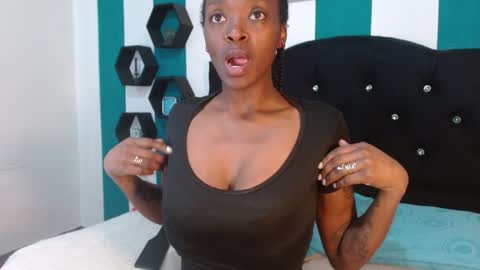 Snapshot of nirak_sf chatting on 01-17-25, 02:07 Nirak online show from 01-17-25, 02:07