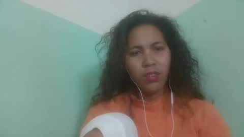 Snapshot of nirisouh chatting on 10-21-25, 06:47 nirisouh online show from 10-21-25, 06:47
