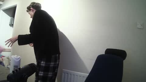 nitrofoxuwu online show from 01-06-26, 01:31