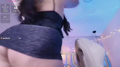  V I C T O R I A   online show from 04-30-26, 08:57