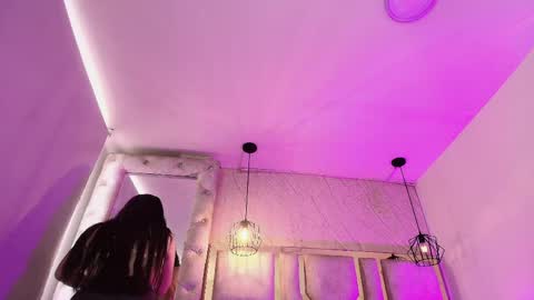  V I C T O R I A   online show from 05-20-26, 07:09