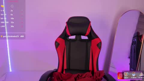 Nicki  online show from 01-30-25, 04:58