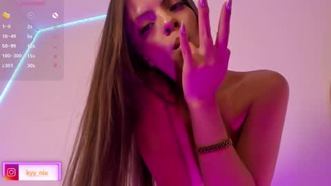 Nicki  online show from 09-25-25, 04:49