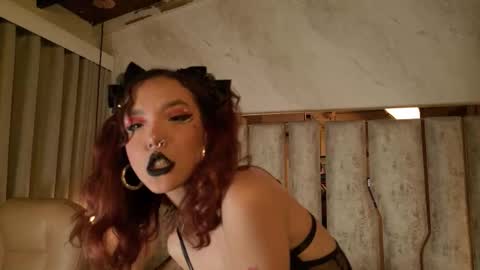 Snapshot of nix_wolf chatting on 11-20-25, 03:18 Nixx online show from 11-20-25, 03:18