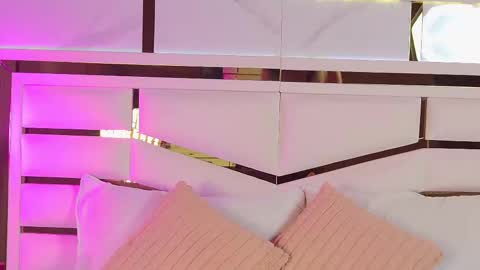 Snapshot of nix_wolf chatting on 11-22-25, 03:16 Nixx online show from 11-22-25, 03:16