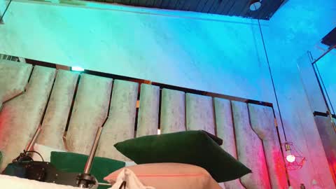 Snapshot of nix_wolf chatting on 12-14-25, 03:12 Nixx online show from 12-14-25, 03:12