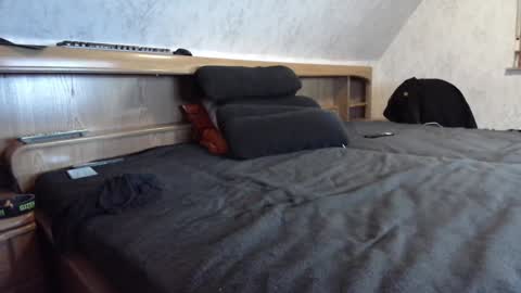 nixan85 online show from 02-02-25, 02:45