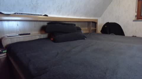 nixan85 online show from 02-02-25, 10:06