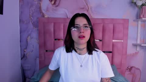 Snapshot of nixielee__ chatting on 09-19-25, 03:19 Nixie online show from 09-19-25, 03:19