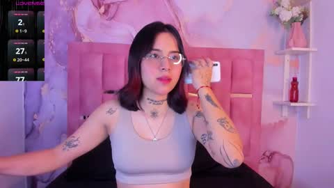 Snapshot of nixielee__ chatting on 09-25-25, 02:48 Nixie online show from 09-25-25, 02:48