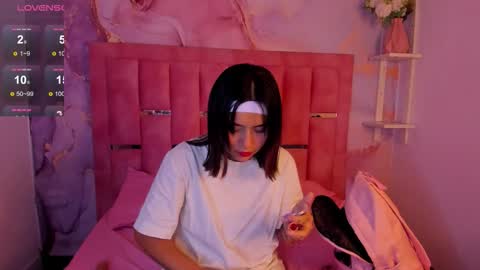 Snapshot of nixielee__ chatting on 09-28-25, 02:50 Nixie online show from 09-28-25, 02:50