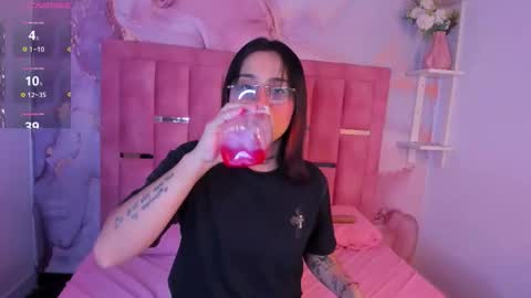 Snapshot of nixielee__ chatting on 09-29-25, 12:21 Nixie online show from 09-29-25, 12:21