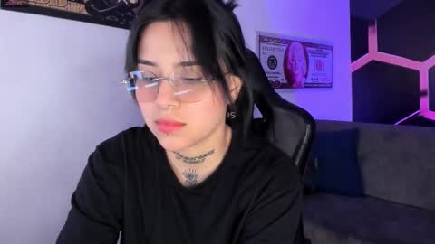 Snapshot of nixielee__ chatting on 10-05-25, 05:44 Nixie online show from 10-05-25, 05:44