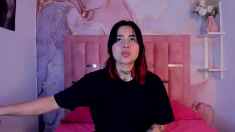 Snapshot of nixielee__ chatting on 10-18-25, 12:28 Nixie online show from 10-18-25, 12:28