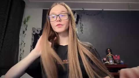 Snapshot of nloraaa chatting on 03-06-25, 10:15 Tears Lora online show from 03-06-25, 10:15