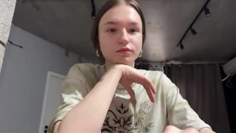 Snapshot of nloraaa chatting on 09-19-25, 09:00 Tears Lora online show from 09-19-25, 09:00