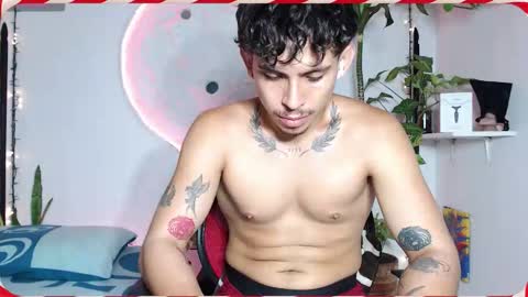 Snapshot of no_face_69 chatting on 12-05-25, 01:36 x online show from 12-05-25, 01:36