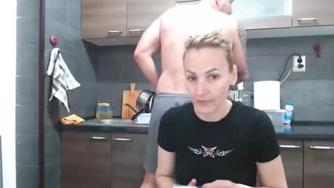 no_limit_coupl3 online show from 09-26-25, 05:44