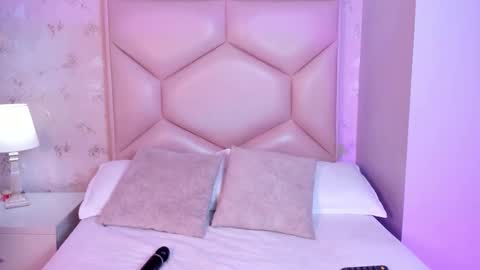   ambarsulliva  online show from 11-02-25, 11:34