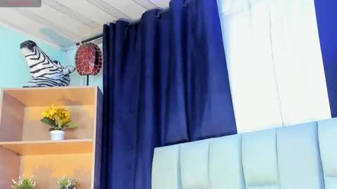 Snapshot of noah25_ chatting on 10-27-25, 03:21 Noah online show from 10-27-25, 03:21