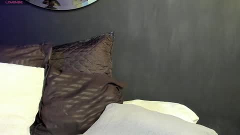 Snapshot of noah25_ chatting on 11-10-25, 03:16 Noah online show from 11-10-25, 03:16