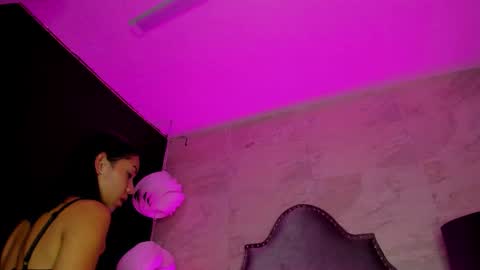 Snapshot of noah_and_kim69 chatting on 05-09-26, 03:23 Zoe online show from 05-09-26, 03:23