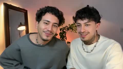 Snapshot of noah_and_steven chatting on 05-02-26, 08:36 noah_and_steven online show from 05-02-26, 08:36