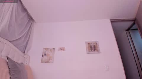 Snapshot of noah_beck42 chatting on 09-29-25, 11:31 Sara online show from 09-29-25, 11:31