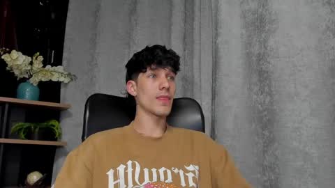 Snapshot of noah_brigth chatting on 02-19-25, 03:28 Noah Brigth online show from 02-19-25, 03:28